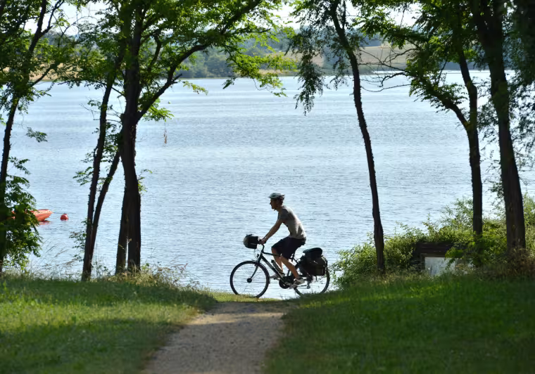 Une baignade au lac du Cébron 