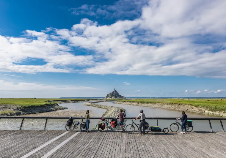 Vue sur Le Mont-Saint-Michel depuis La Véloscénie