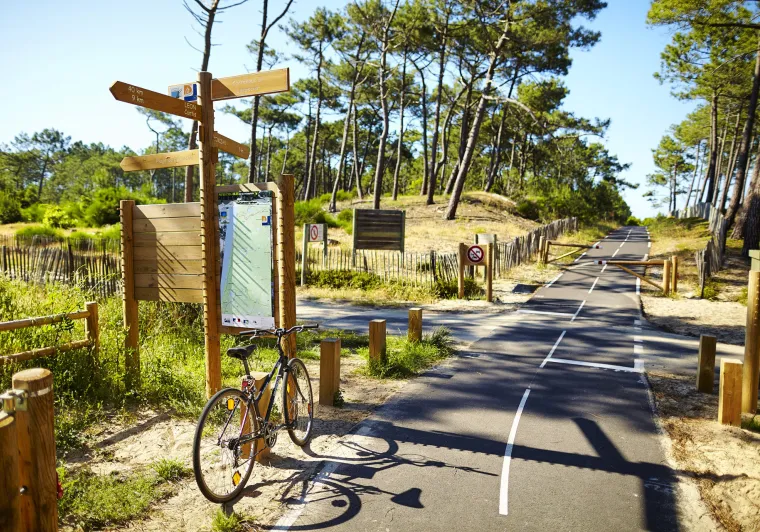 Panneau de signalétique sur la Vélodyssée - Forêt des Landes