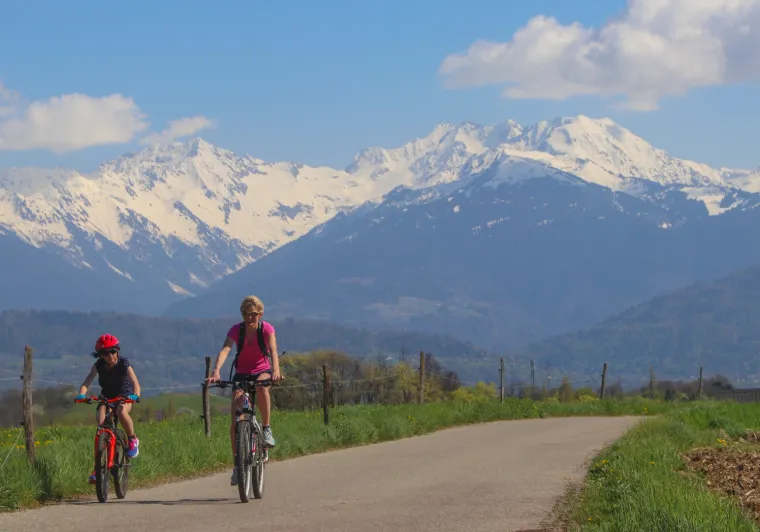 Les lacs des Savoies à vélo