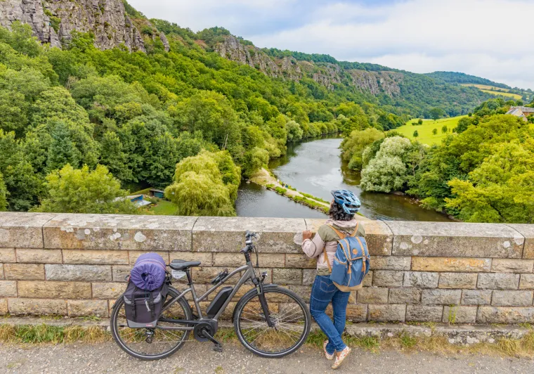 Le Viaduc de Clécy sur La Vélo Francette