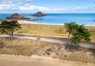 Plage à Saint-Coulomb