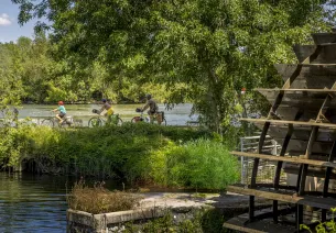 Cyclistes sur la vallée du loir