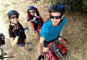 Famille "Riding Through this World"