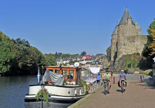 Le canal de Nantes à Brest à Josselin