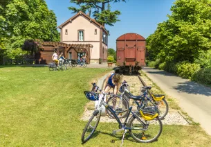 Halte dans une ancienne gare à Offranville sur la véloroute du Lin 