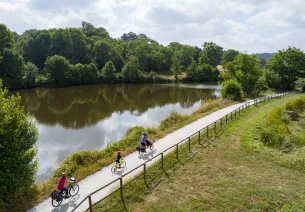 Cyclistes sur la Vélo Francette à Origné