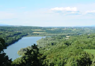 Le Rhône entre la France et la Suisse