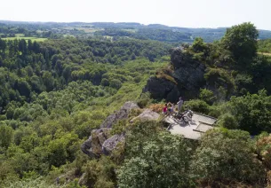 Prenez de la hauteur à la Roche d’Oëtre