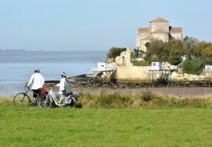 Carrelets et villages sur les flots