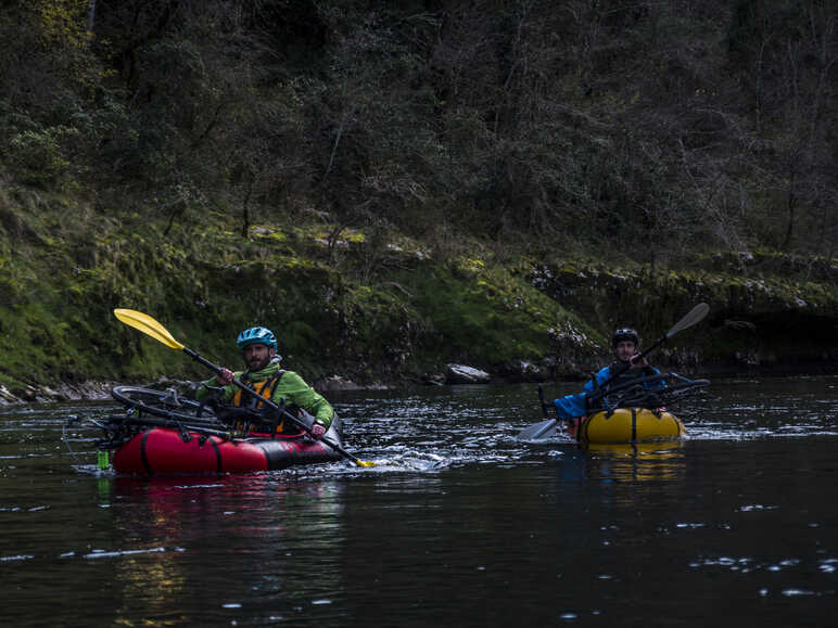 Bikeraft dans les gorges de l'Ardèche