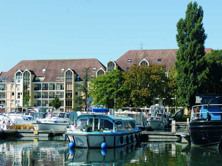 Port du canal de Dijon