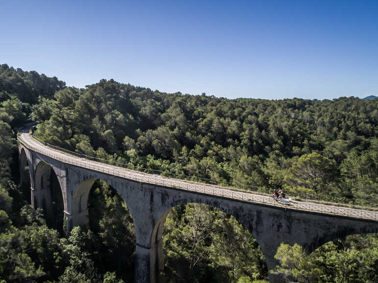 Viaduc de Rayol à vélo