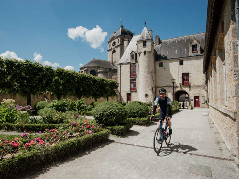 Matthieu Tordeur à vélo à Alençon