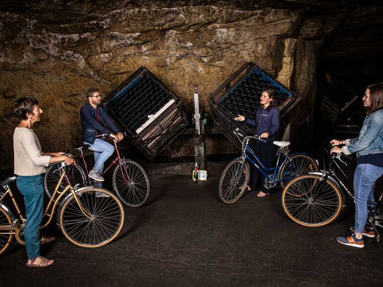 Visite à vélo des caves Bouvet-Ladubay 