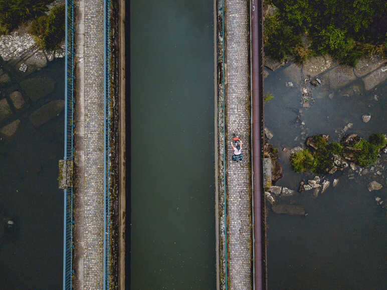 A vélo sur le pont-canal de Golbey