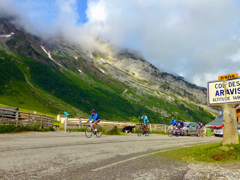 Passage du col des Aravis 