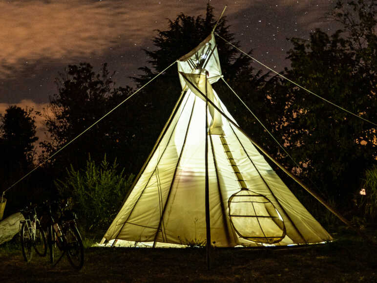 Nuit en tipi à Bragny-sur-Saône