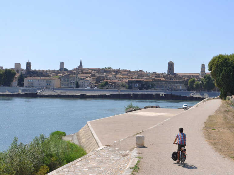 Piste cyclable à Arles