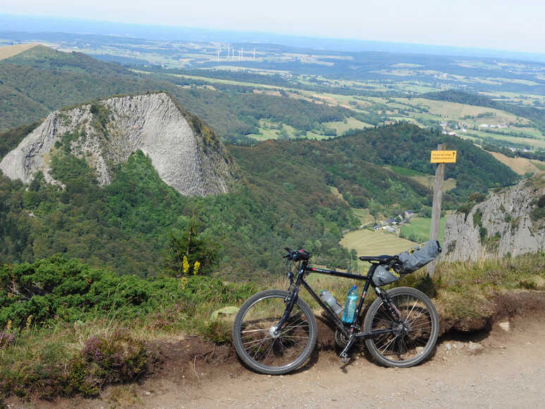 Bikepacking avec sacoche arrière Apidura