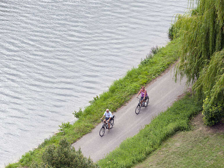 The Nivernais canal by bike