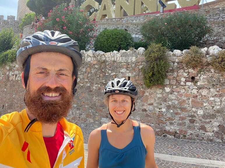 Cécile et Javier sur la Méditerranée à vélo