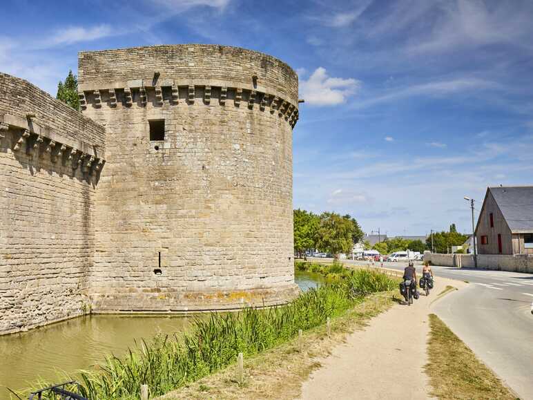 Les remparts de Guérande à vélo