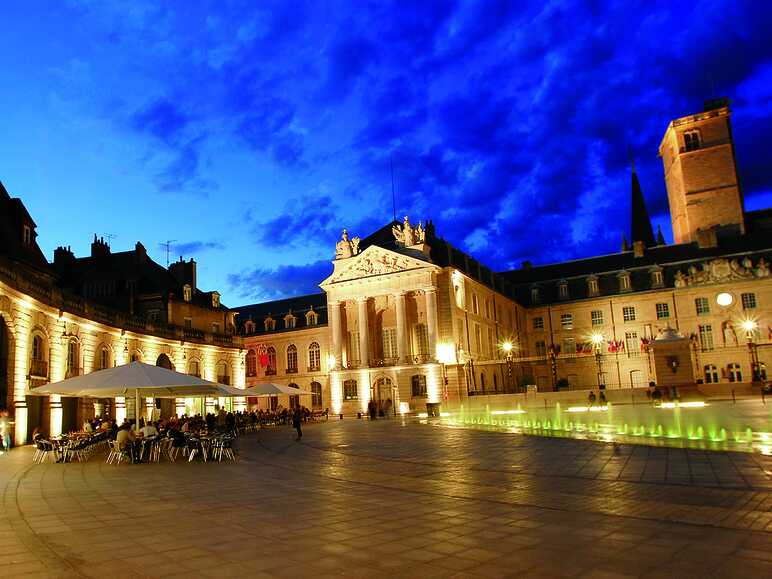 Dijon, ville incontournable du Tour de Bourgogne à vélo