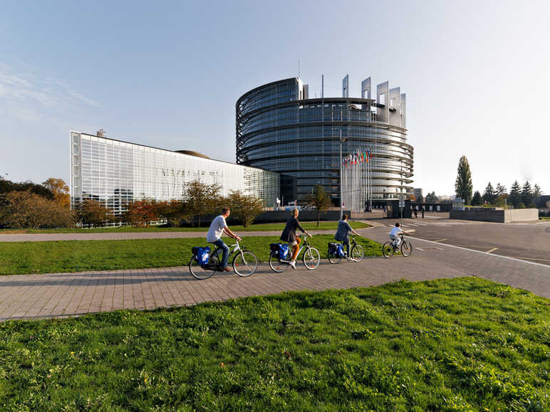 Piste vélo vers Strasbourg sur l'Eurovélo 15
