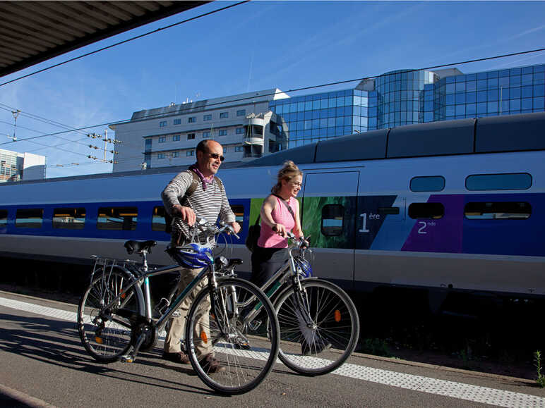 Mit dem Zug aus Deutschland oder der Schweiz kommend