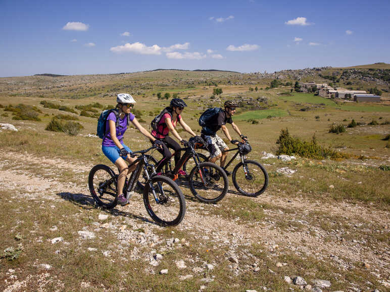 La GTMC à VTT sur le Causse Méjean