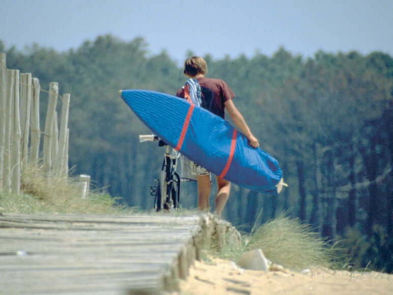 Une session surf sur La Vélodyssée