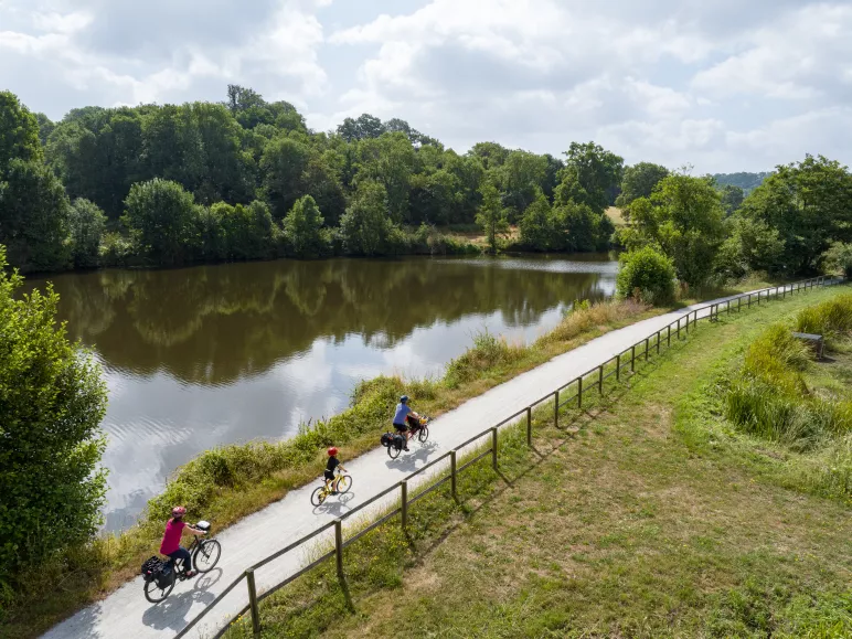 Cyclistes sur la Vélo Francette à Origné