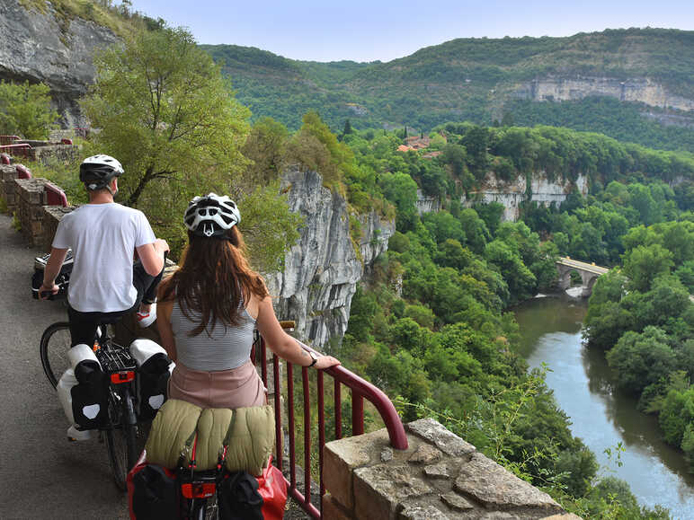 Panorama sur la vallée de l'Aveyron