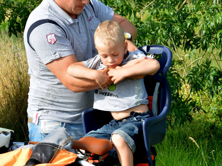 Siège bébé ou remorque vélo enfant, conseils de transport selon l'âge