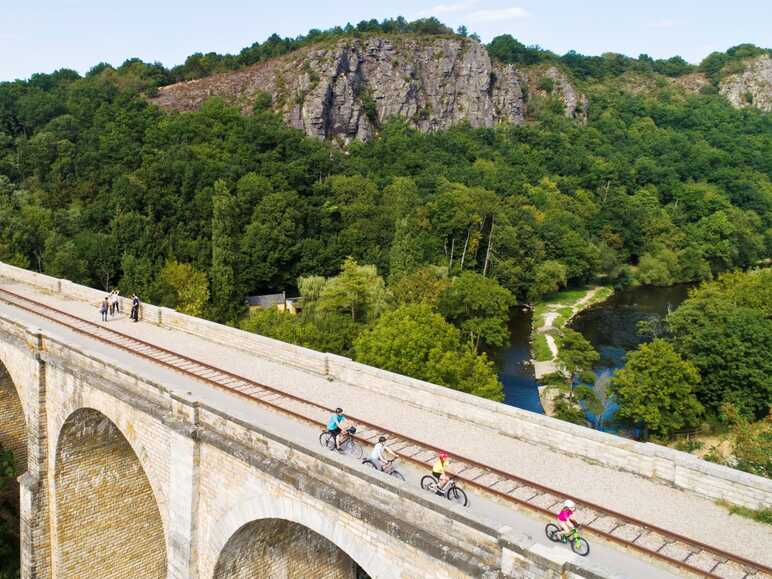 Viaduc de Clécy à vélo