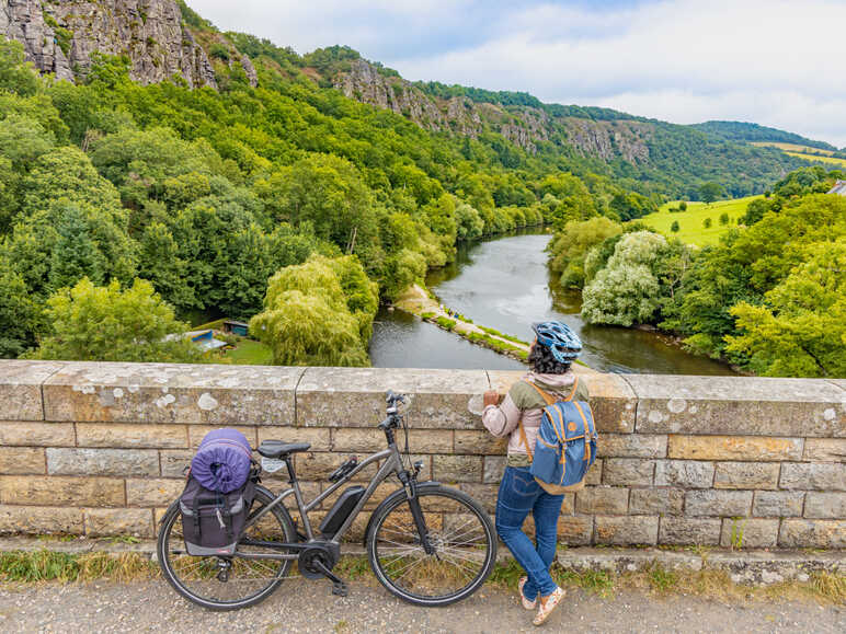 Le Viaduc de Clécy sur La Vélo Francette