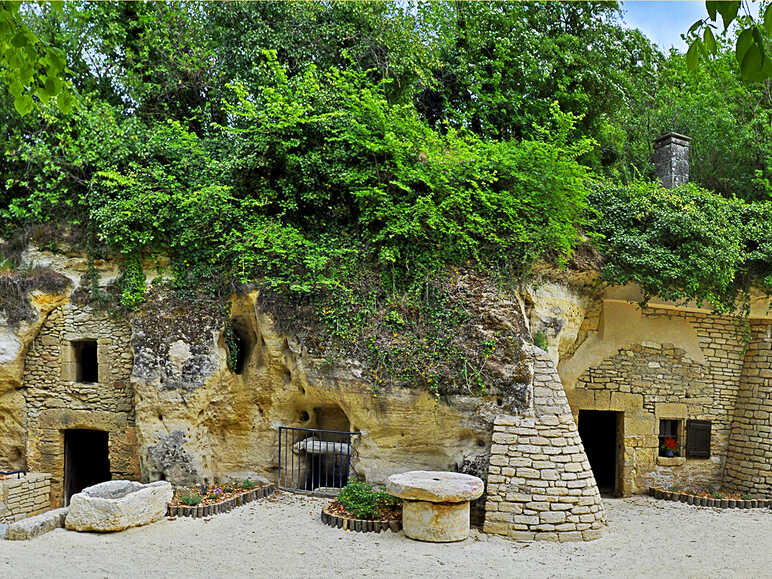 Visite du village de Rochemenier