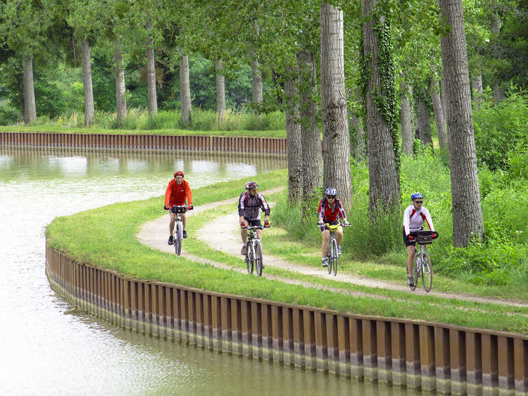 Pédaler le long du Canal de Bourgogne